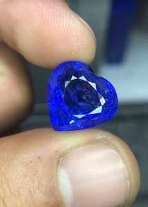 Bloc de Tanzanite naturelle en forme de cœur, bleu violet, pierre précieuse non montée pour la fabrication de bijoux, anneaux, pendentifs, collectionneurs - Product Image 1