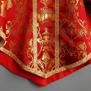 Robe d'église africaine rouge en soie, coupe ample, vêtement religieux traditionnel, cape liturgique brodée, tenue de cérémonie formelle - Product Image 4