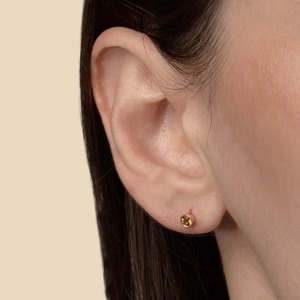 Pendientes de Oro Amarillo de 9K con Diamante Redondo Brillante de 1.50CT, Engastados en Bisel, Joyería Fina al por Mayor - Product Image 5