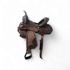 Silla de Montar Clásica de Cuero y Madera Hecha a Mano de Calidad Premium para Carreras de Barriles, Senderismo y Equitación, Asiento de 14-18 Pulgadas - Product Image 2