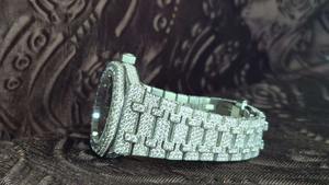 Montre de luxe analogique en acier inoxydable avec cadran en moissanite et pierres étincelantes, idéale pour les mariages - Grande Vente - Product Image 4