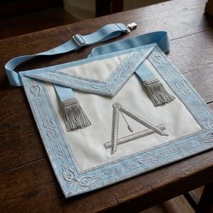 Insignias Bordadas Personalizadas en Forma de V con Flecos y Pin de Seguridad para Cocinas Domésticas, Clases de Repostería, Servicio de Alimentos, OEM, ODM - Product Image 4