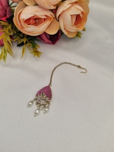 Mang Tika indien traditionnel motif goutte d'eau, bijou de tête de mariée, vente en gros, micro-pavé de pierres et perles, accessoire de cheveux pour occasions festives - Product Image 3