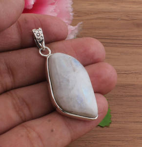 Natural Rainbow Moonstone Pendant 925 Sterling Silver Platinum Plated <b>Vintage</b> Bezel Setting Wholesale Blue <b>Flash</b> Gemstone - Product Image 2