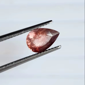 Piedra de Sol de Oregón Rosa Natural Brillante, Corte Schiller, 6X8MM, 100% Natural, Forma de Pera, Facetada, Gema Suelta de Oregón para Joyería - Product Image 1