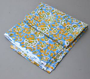 Tissu floral 100% coton imprimé à la main style Jaipuri, base bleue, doux et respirant, pour vêtements et ameublement. - Product Image 2