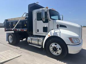 Camion tracteur poids lourd commercial 6x4 avec cabine couchette diesel pour le transport logistique - Product Image 6