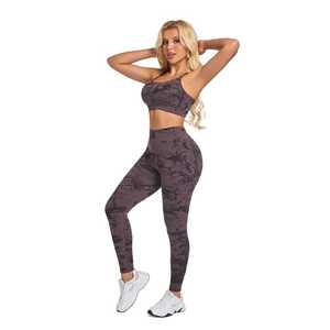 Conjunto de Yoga para Mujer, Diseño Único, Fabricación Pakistaní, para Uso en Exteriores, Hecho de Poliéster - Product Image 4