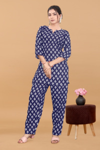 Ensemble coordonné en poly-rayonne bleu marine pour femme, imprimé écologique, col rond, grandes tailles S à 6XL, collection boutique Inde - Product Image 2