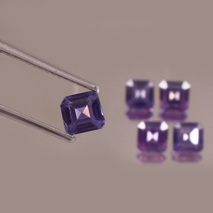 Saphir violet de laboratoire 3 mm taille Asscher facetté calibré pierre précieuse lâche certifiée pour la fabrication de bijoux en gros - Product Image 2