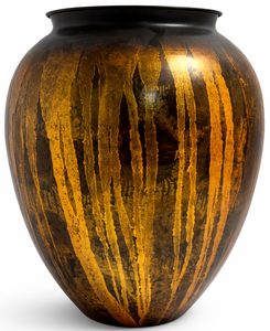 แจกันดอกไม้เหล็กดีไซน์หรูหรา สีดำออกซิไดซ์ พร้อมลวดลายทองคำเคลือบด้วยมือ สำหรับตกแต่งโต๊ะในห้องนั่งเล่นหรือห้องนอน - Product Image 2