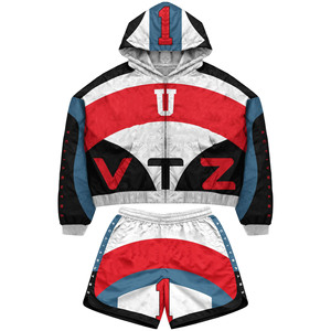 ชุดเซ็ตเสื้อแจ็คเก็ตและกางเกงขาสั้นผ้าโพลีเอสเตอร์น้ำหนักเบา 120 GSM คุณภาพสูง สีน้ำเงิน แต่งแถบสีตัดกัน พิมพ์โลโก้ตามสั่ง ไซส์พลัส - Product Image 4
