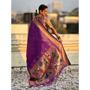 Sari en tissu violet Elite Weaves Paithani Zari tissé 650g Robes de soirée élégantes - Product Image 4