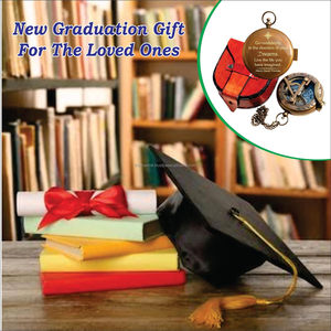 Thoreau's Go en toute confiance nautique laiton travail gravé cadran solaire boussole avec étui en cuir. - Product Image 2