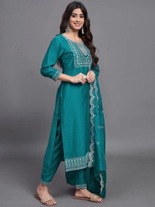 Emerald <b>Green</b> <b>Silk</b> Kurta Pant Set With Embroidery Work And Dupatta For Women Traditional Indian Pakistani Wedding Wear - Product Image 2