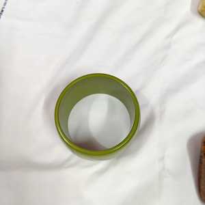 Bracelet rond personnalisé en résine écologique verte, artisanat artistique fait main, bijoux de collection, accessoire de Noël et du Nouvel An - Product Image 3
