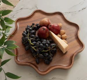 Wholesale Flower Shaped Wooden Serving Tray, Aesthetic Scalloped Wood Charcuterie <b>Board</b> and Fruit Platter for Kitchen - Product Image 1