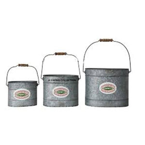 Juego de 2 cubos navideños de metal galvanizado de alta calidad con mango de madera de diseño antiguo, ideales para sublimación en blanco. - Product Image 6