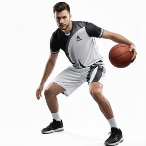 Conjunto de Ropa Deportiva de Moda, Camiseta de Manga Corta con Pantalones Cortos en Colores Blanco, Negro y Gris, Diseño Acampanado Personalizado - Product Image 4