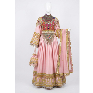 Robe traditionnelle afghane Kuchi de qualité supérieure, ethnique, vintage, modeste, pour les fêtes, avec broderie naturelle, robe afghane Kuchi - Product Image 1