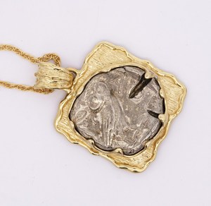 Vintage 18K Gold Plated Zinc Alloy Pendant With Natural Stone Bezel Setting Themed Charm Unisex Jewelry Gift - Product Image 4