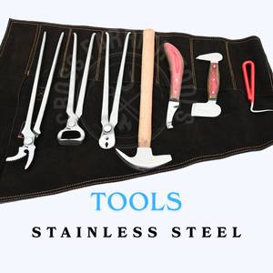 Kit de Herramientas para Herrador con Estuche Rodante Negro, Martillo, Cortaúñas para Pezuñas, Herramienta para Rematar, Cuchilla Afilada para Pezuñas, Extractor de Clavos y Limpiador de Pezuñas - Product Image 3