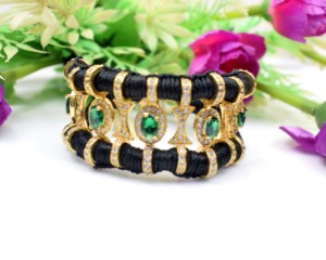 Pulsera de Hilo con Diamantes Pavé y Esmeraldas, Pulsera de Macramé con Piedras Preciosas de Moda, Joyería - Product Image 4