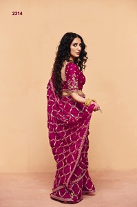 เสื้อเบลาส์เย็บปักลายผ้าส่าหรีผ้าไหมสีทองสำหรับสตรี - Product Image 3