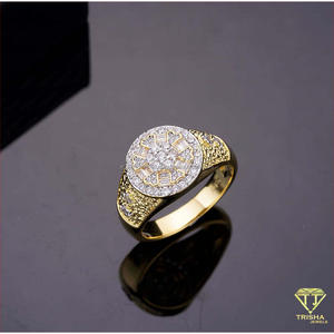 Bague classique en moissanite ronde, sertie de diamants, en argent sterling 925, style doré, pour la vente en gros de bijoux - Product Image 5