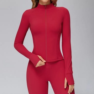 กางเกงขาสั้นโยคะเอวกลางผ้าสแปนเด็กซ์ลายริบบ์พิมพ์โลโก้ตามสั่ง ปี 2026 สำหรับผู้หญิง ระบายอากาศได้ดี เหมาะสำหรับออกกำลังกาย ฟิตเนส - Product Image 4