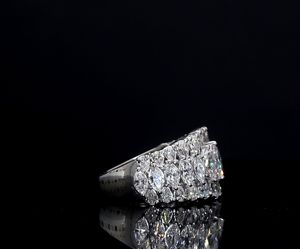 แหวนทองคำแท้ 18K ชุบโรเดียม รุ่นคลาสสิค AMBER JEWELS T-1236 สำหรับทั้งชายและหญิง ประดับด้วยหินธรรมชาติสามเม็ด รับรองโดย IGI ทรงบริลเลียนต์คัท - Product Image 2