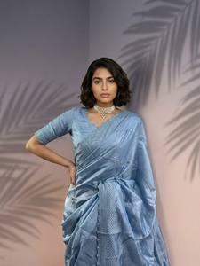 Sari en soie de framboise pure Elite Weaves brodé avec des motifs Leheriya et une bordure à sequins - Product Image 2