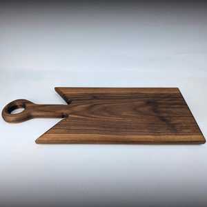เขียงไม้ทรงสี่เหลี่ยมผืนผ้า UO Art Rustic ทำจากไม้กระถินณรงค์ แข็งแรง ทนทาน ทำด้วยมือ สำหรับหั่นอาหารในครัว ถาดเสิร์ฟแบบคลาสสิก - Product Image 3
