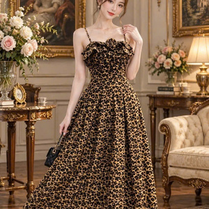Robes plissées décontractées et élégantes pour femmes, taille naturelle, coupe ajustée, sans bretelles, en mousseline, lavables, prix d'usine, personnalisables - Product Image 5