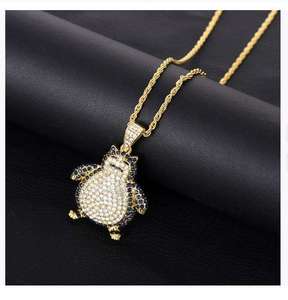 Lindo colgante de pingüino chapado en oro con piedras de moissanita, amuleto con temática animal para uso diario, joyería hip-hop. - Product Image 3