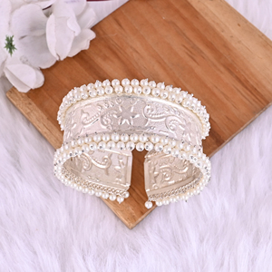 Bracelet ethnique orné de perles |   Bijoux indiens traditionnels en laiton plaqué argent - Product Image 5