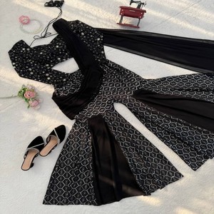 Conjunto VASTRA COTTAGE Georgette Choli Sharara con Dupatta con Lentejuelas y Bordados, Traje Festivo para Fiestas, Sharara con Cintura Elástica - Product Image 4