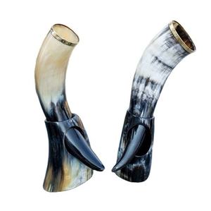 Support pour corne à boire Viking, fait main, motif animal, pour chopes à bière, style Game of Thrones, chopes médiévales, cadeau idéal pour garçons d'honneur et affaires - Product Image 1