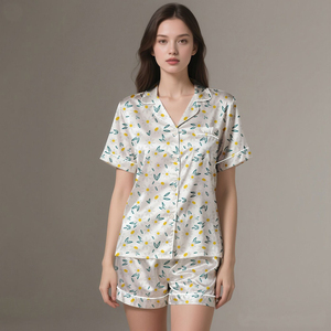 Bata de satén de seda suave y transpirable de alta calidad para mujer, servicio OEM, color personalizado, ropa de dormir de manga larga, secado rápido, para verano - Product Image 1