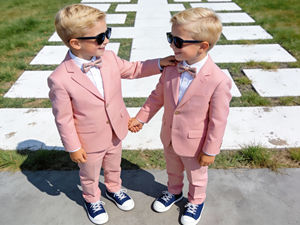 Ensemble de costume rose 2 pièces pour garçons avec nœud papillon |   Ensemble Blazer et Pantalon Formel pour Enfants pour Mariage et Fêtes |   Vêtements de cérémonie pour enfants sur mesure - Product Image 2