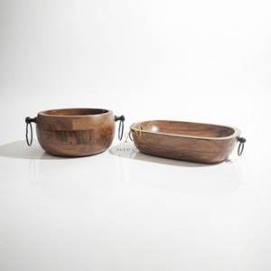 Ensemble de bols de service en bois d'acacia de qualité supérieure, ronds et ovales avec poignées en métal rustique, parfaits pour la table à manger à la maison et au restaurant - Product Image 1