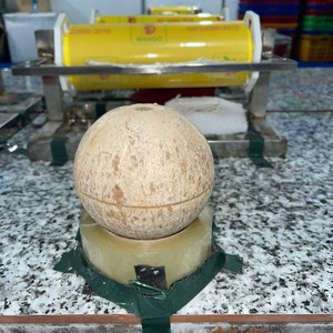 Pour applications alimentaires haut de gamme, noix de coco semi-décortiquée de qualité supérieure, fruit tropical frais et mûr, fabricant exportateur du Vietnam - Product Image 5