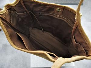 กระเป๋าสะพายไหล่ผู้หญิงหนังแท้สีพื้น ดีไซน์ใหม่ ทำมือ ความจุเยอะ หรูหรา ใช้ได้ทุกฤดู รุ่น LTB-0263 - Product Image 6