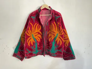 Chaqueta de Terciopelo Rojo Personalizada para Mujer, Bordada a Mano con Motivo de Palmera Tropical, Abrigo de Invierno de Lujo - Product Image 2