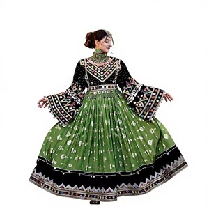 Vestido Afgano de Terciopelo Negro con Falda de Seda Verde, Mangas Campana y Adornos de Espejos, Vestido Casual para Mujer, Vestido Largo Tradicional Kuchi - Product Image 1