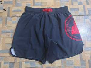 Shorts d'entraînement Muay Thai sur mesure, taille élastique, coupe confortable, parfaits pour un style de vie actif - Product Image 3