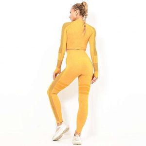 Conjunto Deportivo Ecológico Transpirable sin Costuras: Top sin Mangas de Color Liso y Leggings de Cintura Media con Cierre Frontal con Cordón y Logotipo - Product Image 5