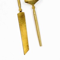 Ensemble couteau et spatule à gâteau en or martelé au meilleur prix auprès d'un fabricant indien