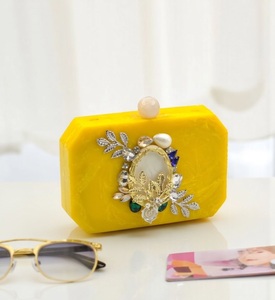 Trending Style Swirl Resin Women Clutch Purse Handbag Fashionable Bag With Beads Decorative Clutch Party Wedding At best Price - Product Image 3
