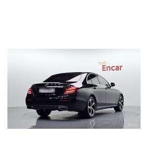 Mercedes-Benz Classe E E250 Avantgarde 2019, 80 936 km, boîte automatique, sièges en cuir, conduite à gauche, caméra de recul - Product Image 2